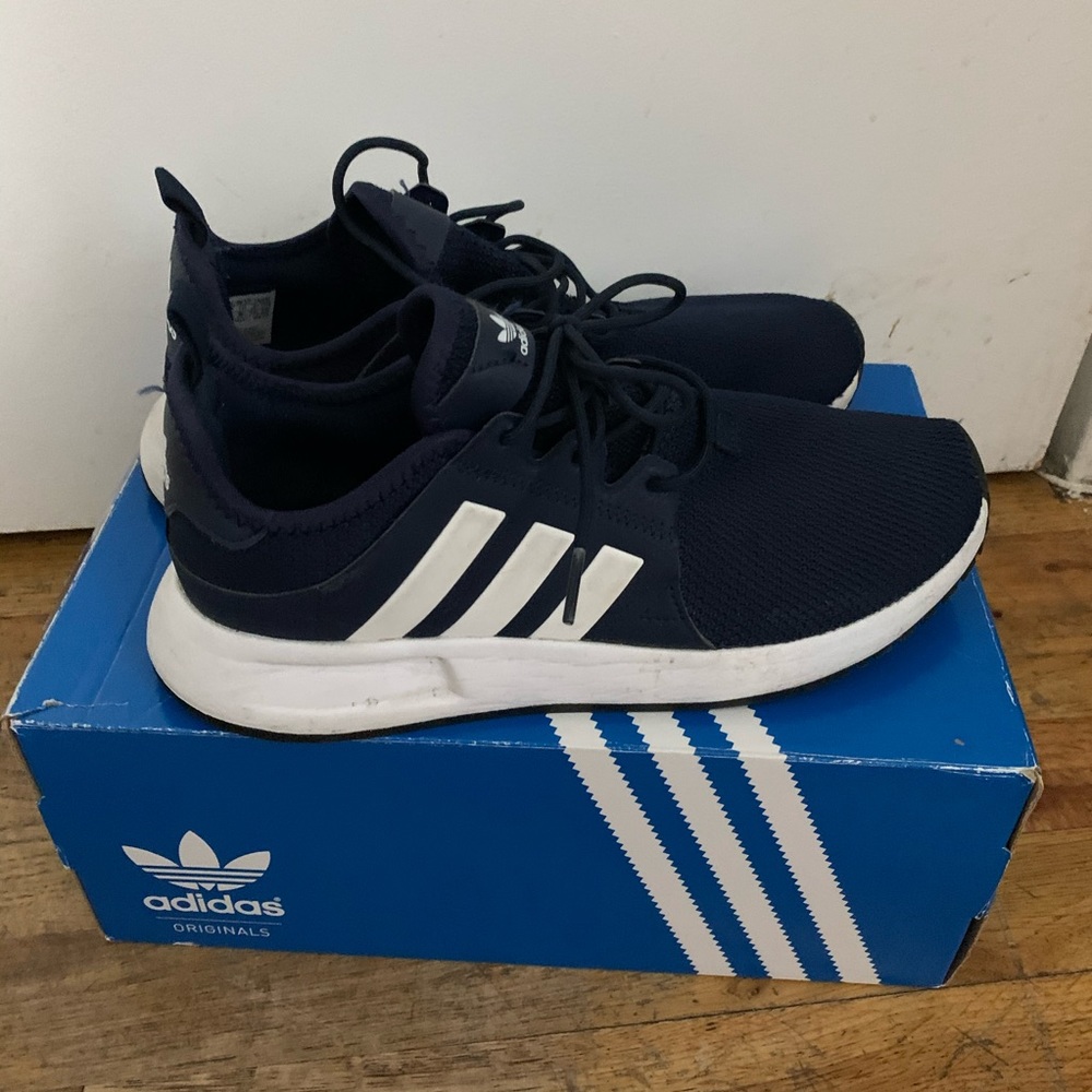 Adidas Sneakers